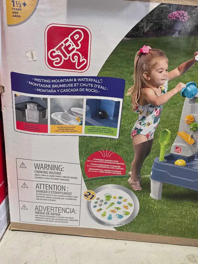 Step2 Waterfall Discovery Wall water table in Toys & Games in London - Image 3