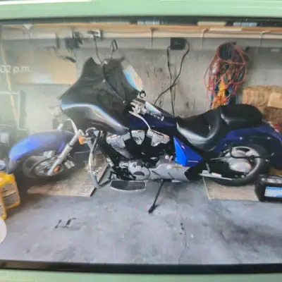 2016 Honda Ststeline has many upgrades New seat Upgraded windshield Highway Pegs Roll bars Saddlebag...