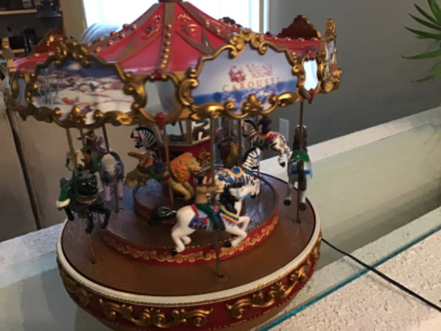 Vintage Mr Christmas Lighted Musical Electrical Carousel in Arts & Collectibles in Edmonton - Image 4