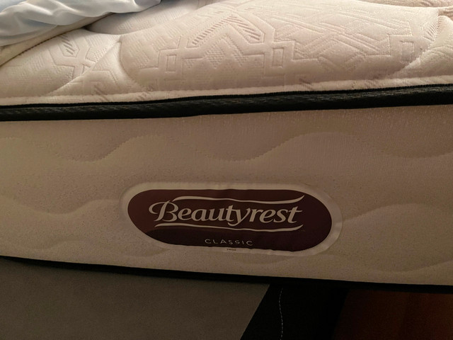Double bed  Beautyrest pillow top $250 in Beds & Mattresses in Moncton - Image 2