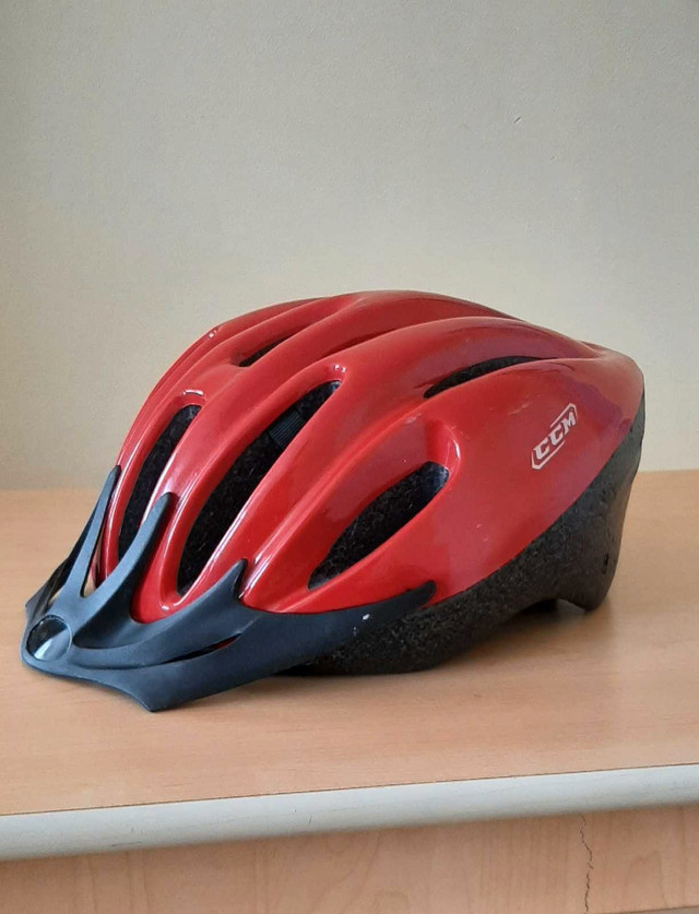CCM Bike Helmet  in Clothing, Shoes & Accessories in Mississauga / Peel Region
