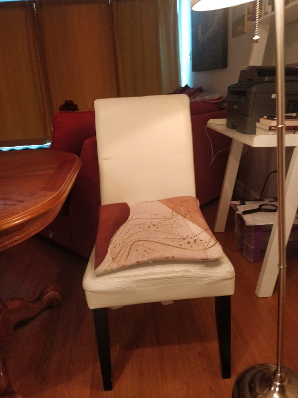 SET OF 4 LEATHER DINING CHAIRS- WHITE in Chairs & Recliners in City of Halifax - Image 3