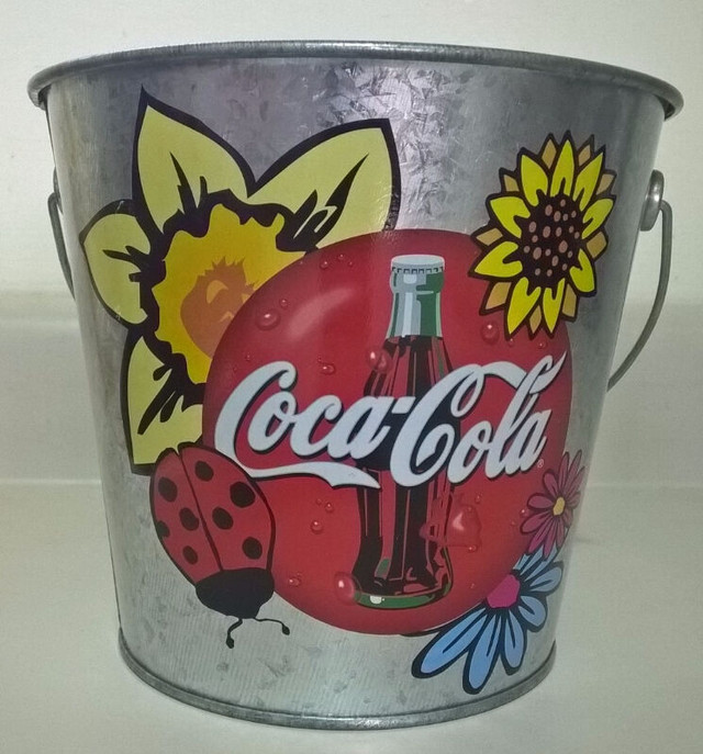 Galvanized Metal Coca-Cola Beverage Ice Bucket in Arts & Collectibles in Oshawa / Durham Region - Image 3