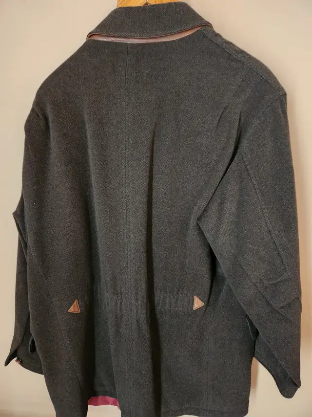 used Burberry's cloth coat in Men's in St. Catharines - Image 3