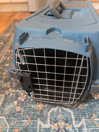 Cat/Dog CARRIER/CRATE, small. Like NEW!