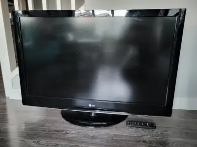 42 inch LCD TV | LG | with Stand, View more