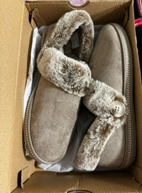 BNIB - Skechers slippers, Size 8  - Never worn