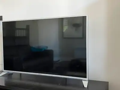 Téléviseur/télévision Panasonic 49 pouces HD 2016 gris silver, View more