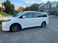 2014 White Toyota Sienna SE – Almost Mint Condition