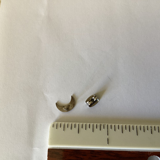 Single Silver Toned Moon Pierced Earring in Jewellery & Watches in Winnipeg - Image 2