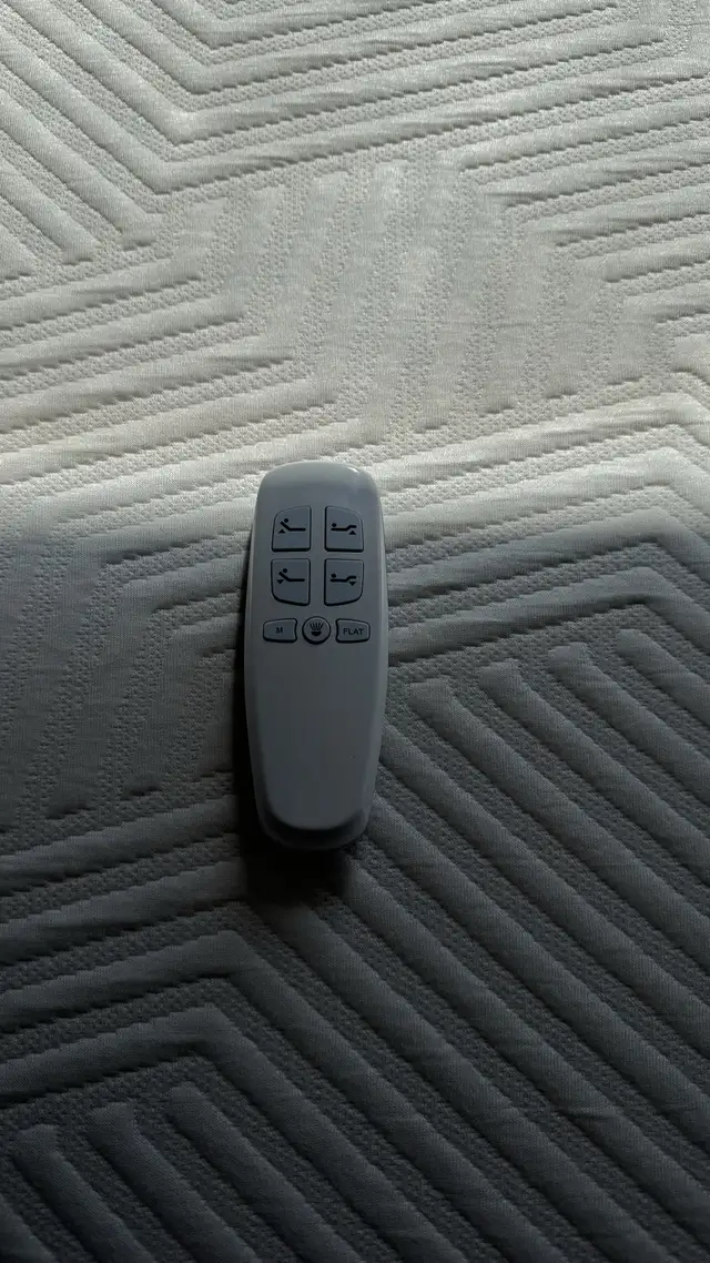 lit personnel - zero gravitité presque neuf in Beds & Mattresses in Trois-Rivières - Image 5