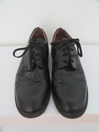 Chaussures noires pour homme, grandeur 9 (42) en bon état