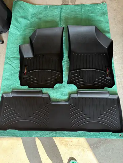 -WeatherTech floor liners includes: 2 front, back & cargo -used in 2018 & 2022 Equinox -excellent co...