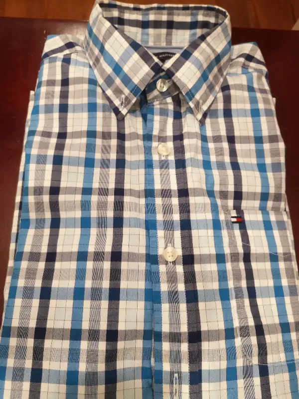 LIKE NEW Tommy Hilfiger Check Shirt. Size-Small. Blue Checkers. in Men's in Mississauga / Peel Region - Image 3
