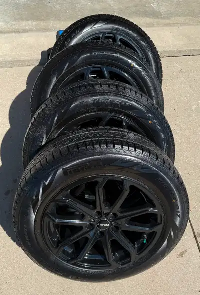 Selling a set of 4 winter tires mounted on rims, used for only ~500 km. These were installed on my 2...