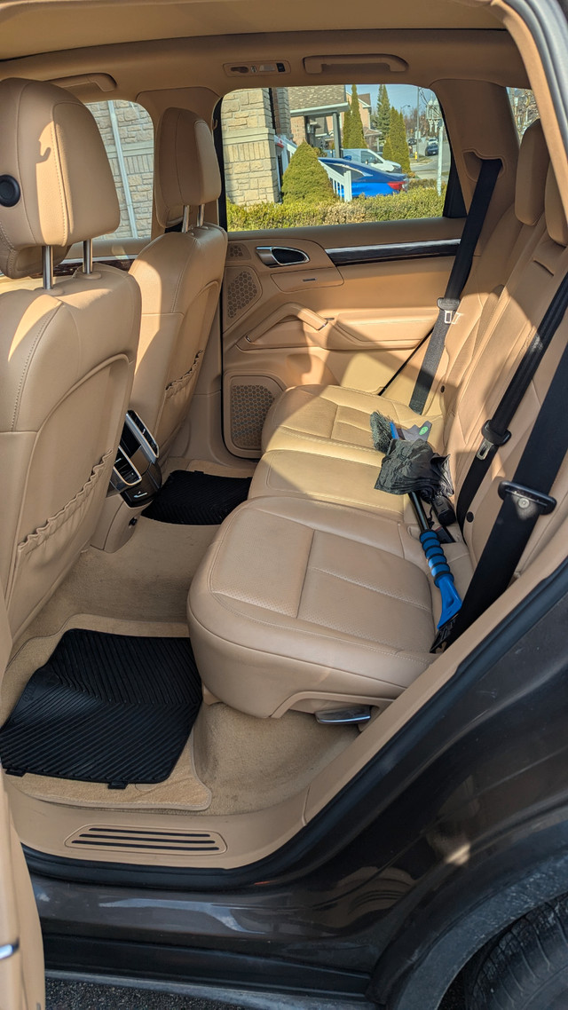 2011 Porsche Cayenne in Cars & Trucks in Markham / York Region - Image 4