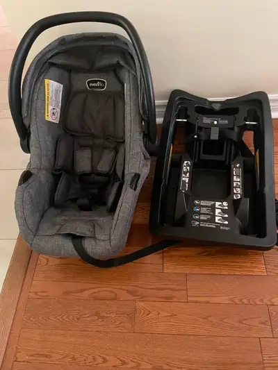 Selling only the infant car seat from the Evenflo Omni Plus Travel System. Model: Evenflo LiteMax Sp...