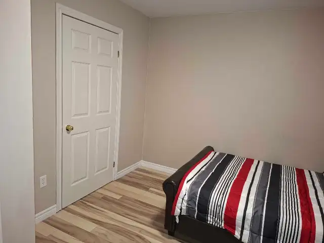 1 bedroom in Room Rentals & Roommates in Barrie - Image 5