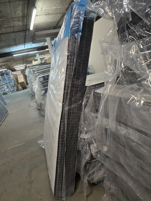 Matelas simple,Matelas double,Matelas queen,Matelas king in Beds & Mattresses in City of Montréal - Image 3