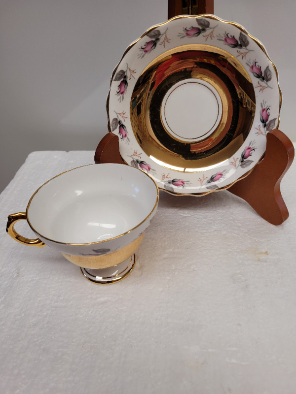 VTG #5124 Footed Rosina Cup & Saucer – Lots of Gold in Arts & Collectibles in Dartmouth - Image 3