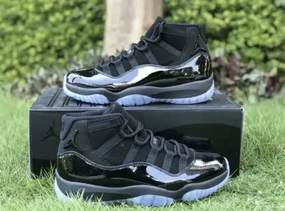Jordan 11 Retro Cap and Gown, View more