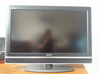 Sony Bravia LCD TV 32" + DIGITAL TUNNER BOX