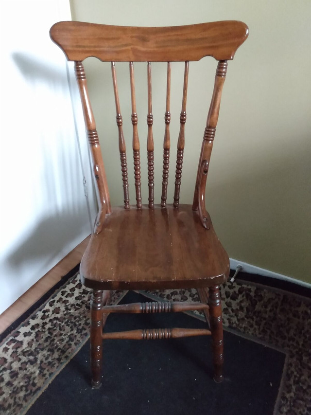 Chaise antique | Mobilier de salle à manger et cuisine | Ville de Québec |  Kijiji