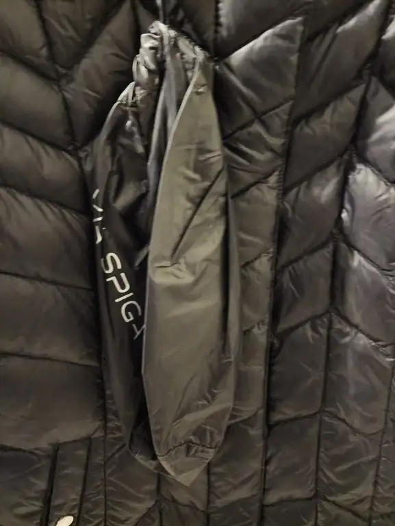 Via Spiga Women's Puffer Jacket With Carry Pouch - Size XS in Women's - Tops & Outerwear in City of Montréal - Image 4