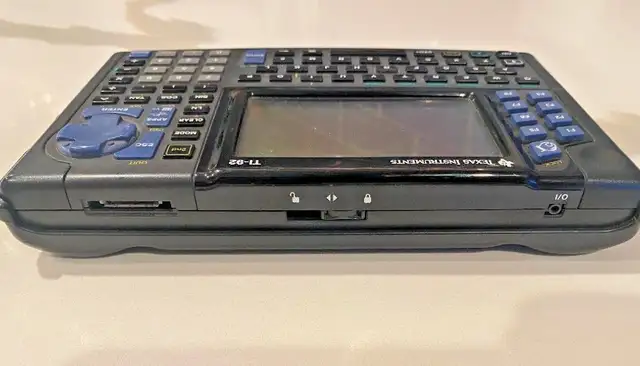 Texas Instruments TI-92 graphic calculator in Other in Mississauga / Peel Region - Image 6