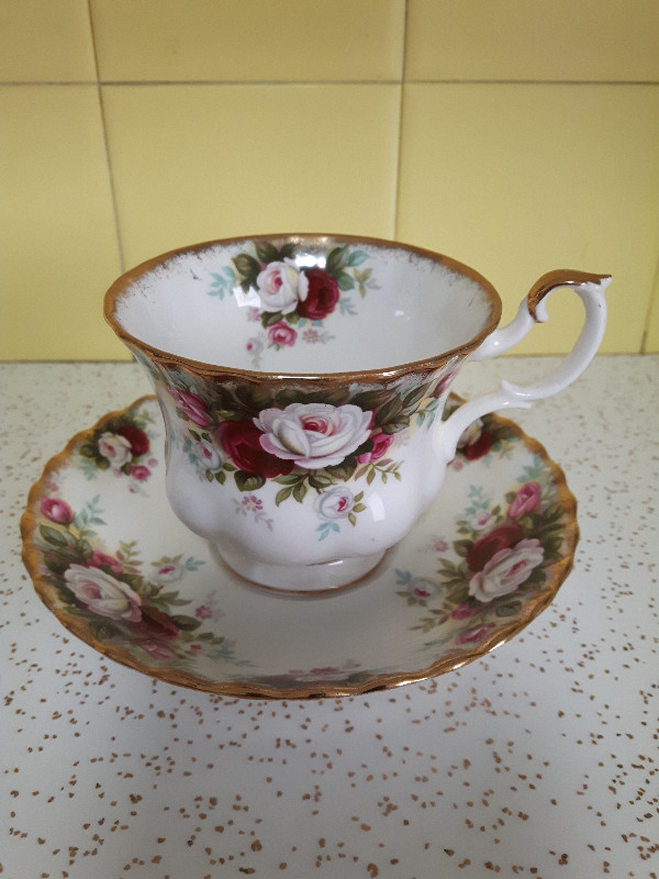 Royal Albert Celebration Teacup and Saucer in Arts & Collectibles in Edmonton - Image 2