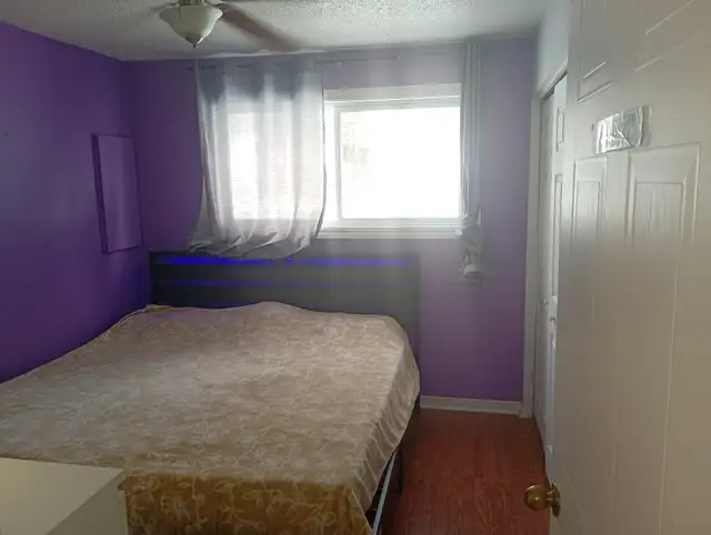 Belle grande chambre! Situé Montée-paiement/Vérendrye