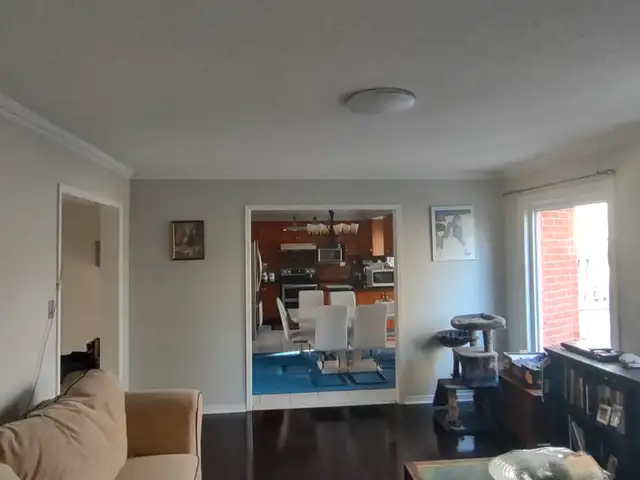Furnished Bedroom for Student or Professional in Room Rentals & Roommates in City of Toronto - Image 6