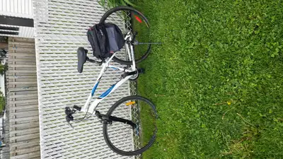 Vélo hybride, View more