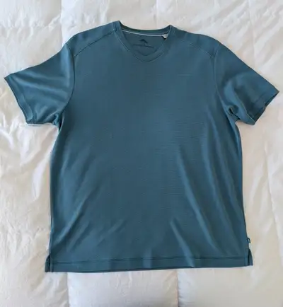 Tommy Bahama Men's V neck shirt Large, View more