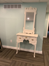 Decorative table and mirror