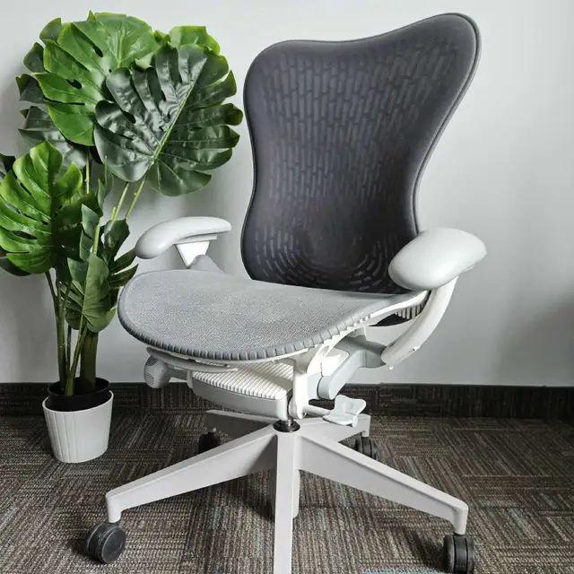 Herman miller mirra 2 ergonomic office chair FREE DELIVERY in Chairs & Recliners in City of Toronto - Image 5