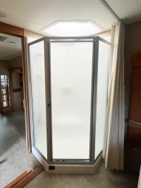Neo-Angle RV Complete Shower