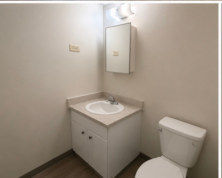 2 Bed, 1.5 bath apartment 4
