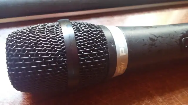 PEAVEY PCX V12 WIRELESS MICROPHONE PRO QUALITY in Pro Audio & Recording Equipment in Chatham-Kent - Image 7