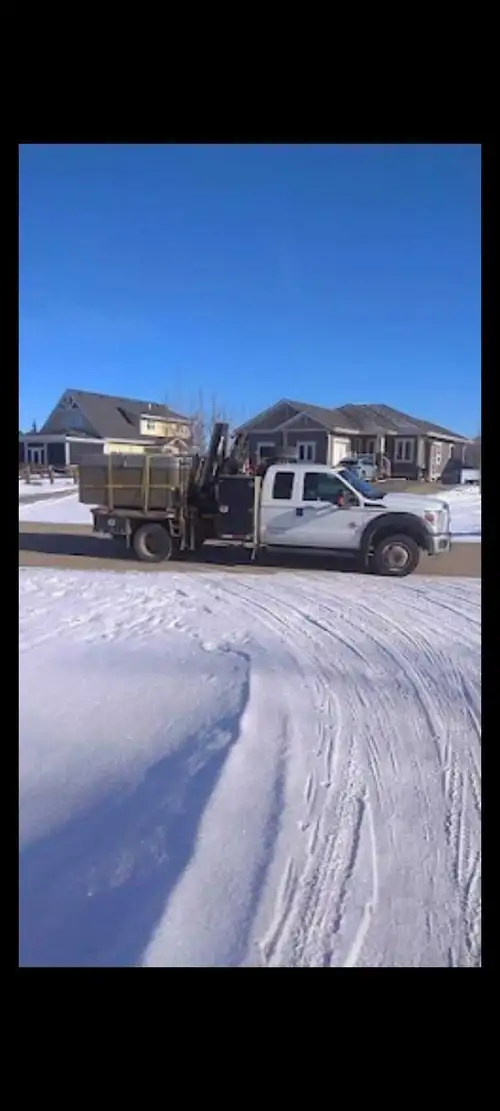 Need a lift ? Something delivered ? Over the fence ? I can lift up to 5000 LBS close or 800 LBS at 3...