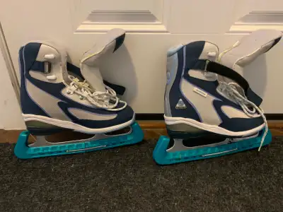 Ladies size 6 insulated skates - easy closure, View more