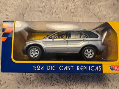 For sale is a Motor Max Collector’s Edition BMW X5 (E53) die-cast model in 1:24 scale. This is the o...