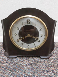 Smiths antique bakellite mantle 8 day clock 