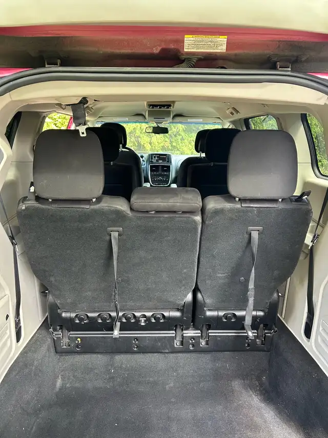 RUSTPROOFED Caravan CREW w/Backup Camera Sliding Doors.510370404212428804