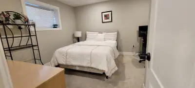 Spacious, Fully Furnished Room Available in a Pet-Friendly 3-Bedroom Suite. Perfect for a responsibl...