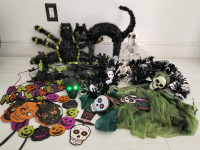 HALLOWEEN decorations lot