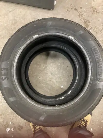 Pair of Brand new Motomaster SE3 All Season Tire For Passenger & CUV 225/55R17 asking $40 cash