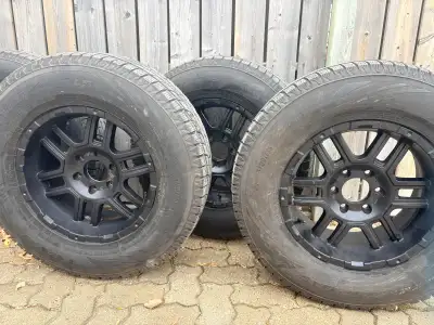 Size 265/70R17 with brand new tire pressure transmitter. Tire were used on a 2013 F150 5 seasons old...