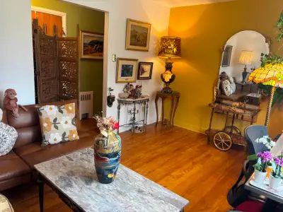 Grand 3 ½ à sous-louer tout inclus (juillet et aout 2026)., View more