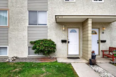 4-Bedroom Townhouse for Rent – Brocklehurst, Kamloops Unit 9 – 1946 Tranquille Road Three-level town...